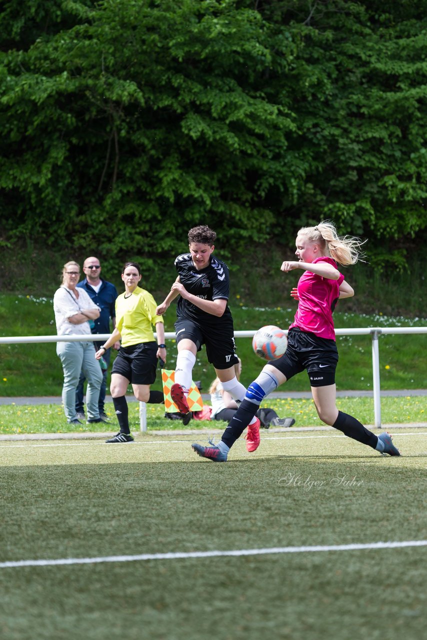 Bild 187 - B-Juniorinnen Pokalfinale SV Henstedt Ulzburg - SG Holstein Sued : 2:0